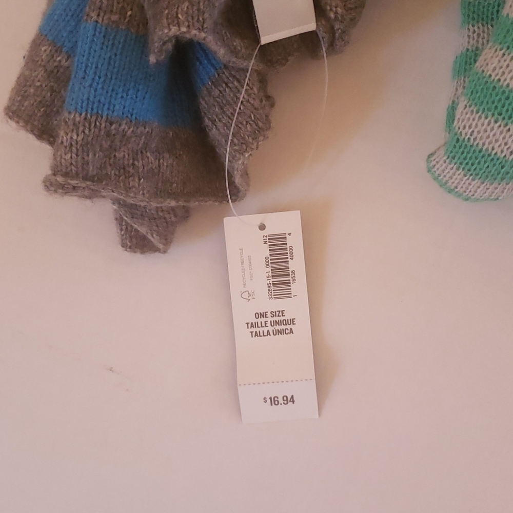 3 New multiple colored scarfs - Picture 3 of 3